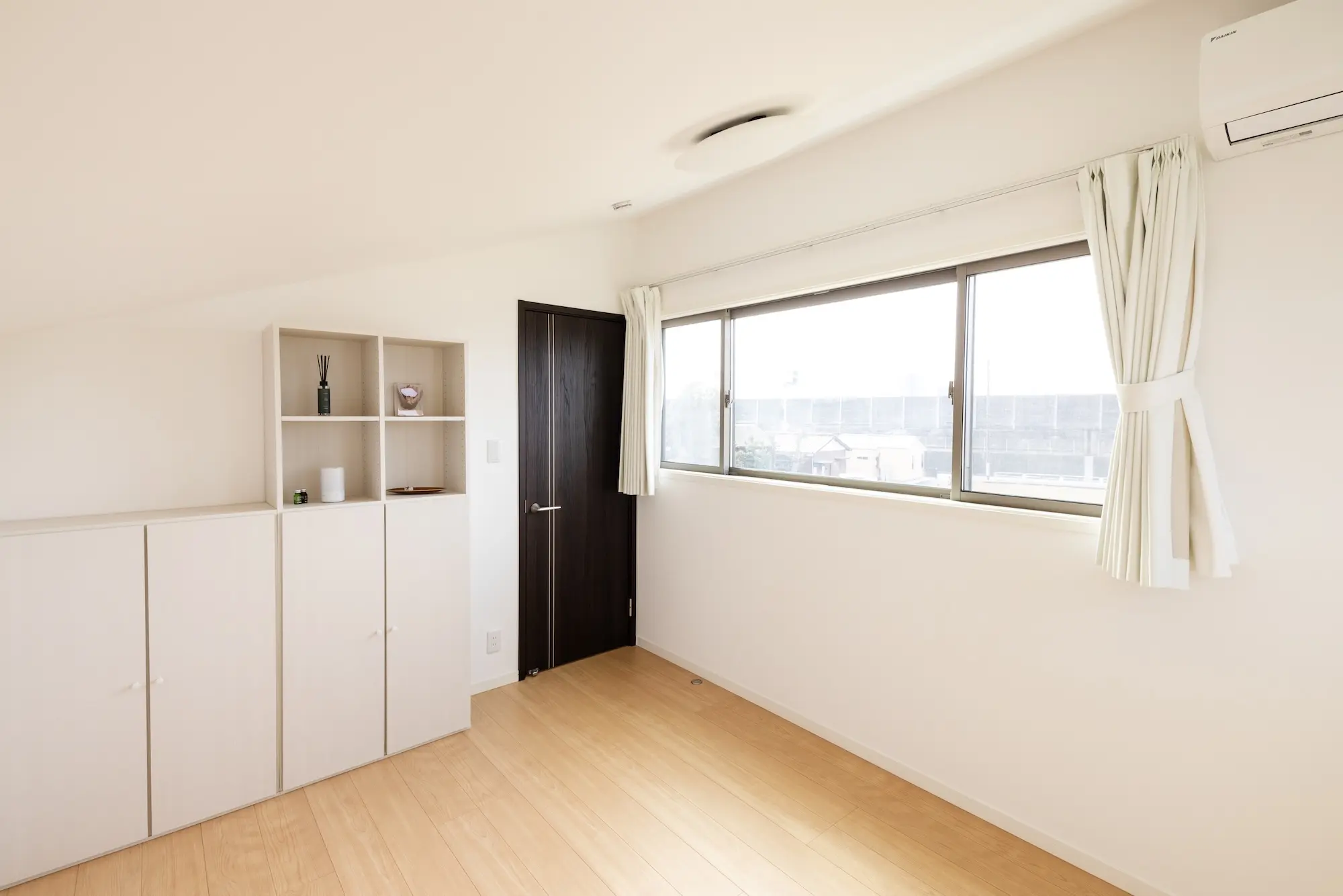 モダンな住宅の部屋