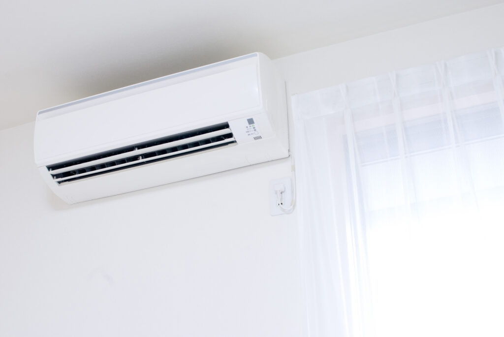 高気密高断熱住宅はエアコンつけっぱなしが正解！光熱費を抑える設置場所や使い方を解説