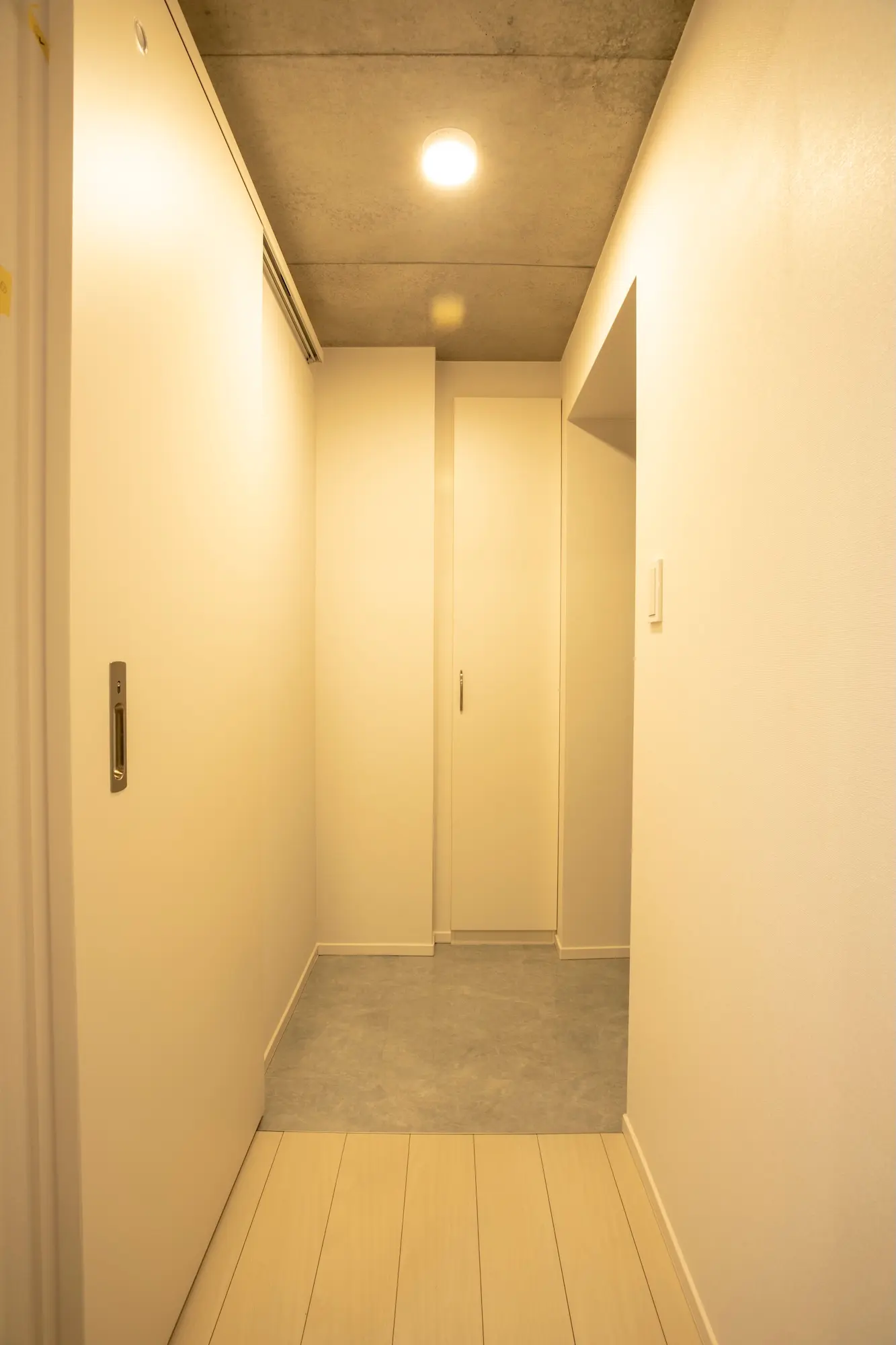 賃貸併用住宅の玄関