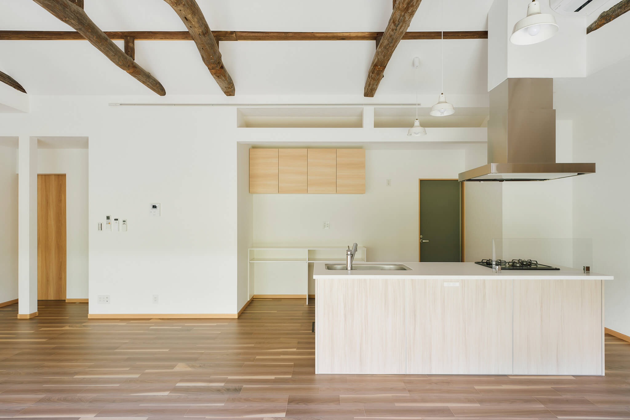 横浜の工務店によるもとの素材を活かした古民家改修：キッチン